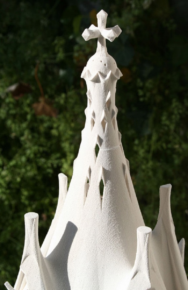 Gaudi-Chapel-Our-Lady-of-the-Angels_Chile_only-project-outside-of-Spain_arch-news.net_1.jpg