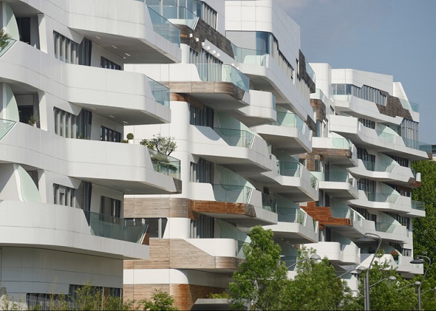City-Life-Milano-by-Zaha-Hadid-Architects-photo-Michele-Nastasi_dezeen_784_0.jpg